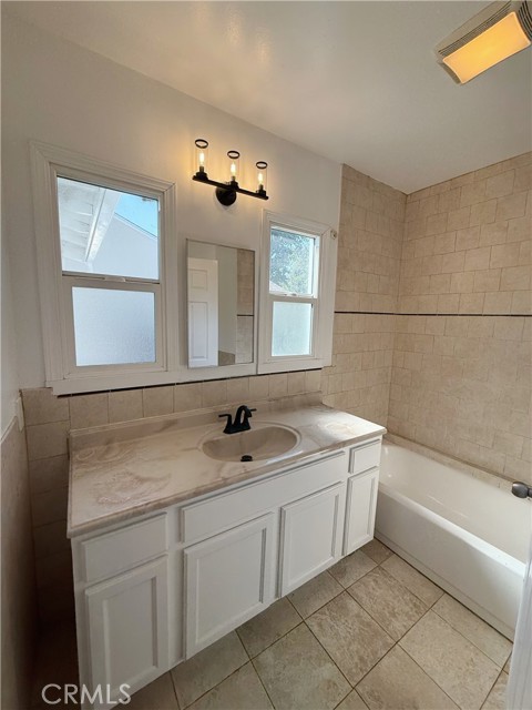 Detail Gallery Image 12 of 13 For 17526 Lemay St, Lake Balboa,  CA 91406 - 3 Beds | 2 Baths