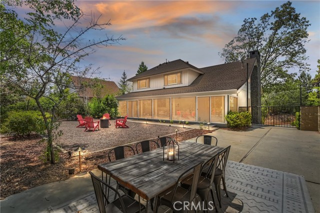 Detail Gallery Image 7 of 70 For 1211 Yellowstone Dr, Lake Arrowhead,  CA 92352 - 4 Beds | 5 Baths