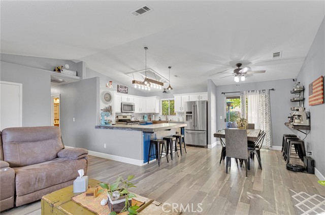 Detail Gallery Image 8 of 55 For 12828 Tamiani Rd, Apple Valley,  CA 92308 - 3 Beds | 2 Baths