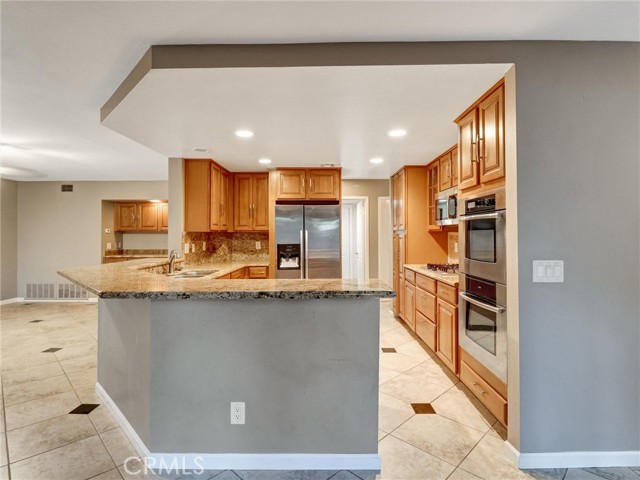 Detail Gallery Image 11 of 43 For 76871 Castle Ct, Palm Desert,  CA 92211 - 4 Beds | 3/1 Baths