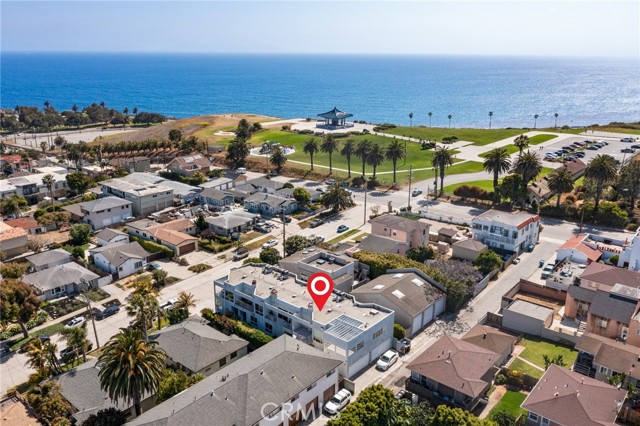 718 W 37th Street, San Pedro CA: https://media.crmls.org/medias/5a36e9d9-f448-45a3-bfce-e3623fe99514.jpg
