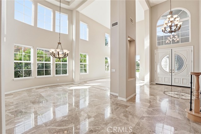 Detail Gallery Image 6 of 66 For 19950 via Natalie, Yorba Linda,  CA 92887 - 5 Beds | 4/1 Baths