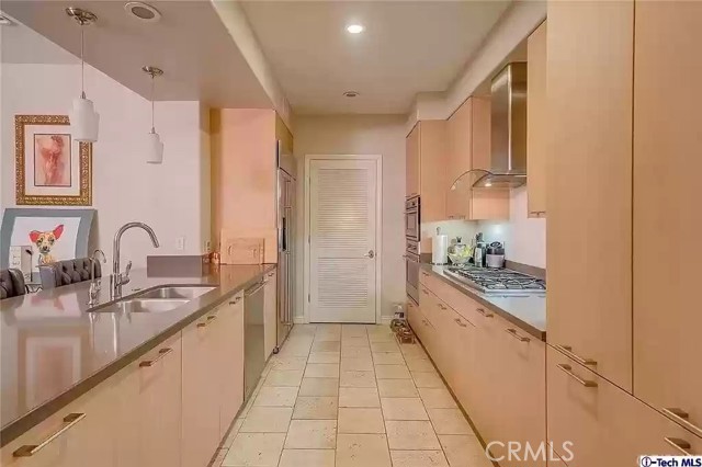 205 Caruso Avenue photo 6