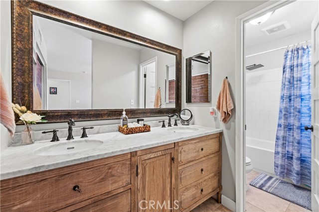 Detail Gallery Image 29 of 36 For 27036 Langside Ave, Canyon Country,  CA 91351 - 5 Beds | 2 Baths