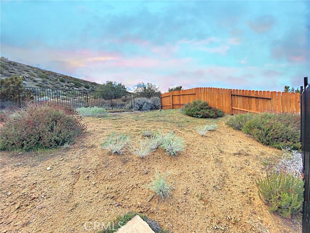 Detail Gallery Image 37 of 38 For 39221 Beacon Ln, Palmdale,  CA 93551 - 5 Beds | 3 Baths