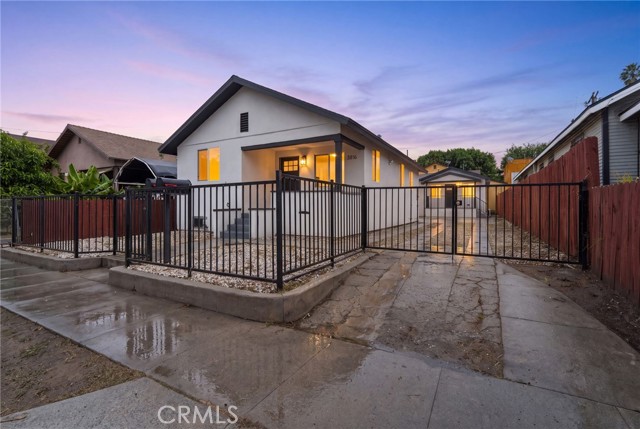 Front Image Thumbnail for CRDW26208880
