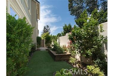 50 Shadowbrook, Irvine CA: https://media.crmls.org/medias/5a390bb5-fc0e-412e-a3dc-184326c1fa27.jpg