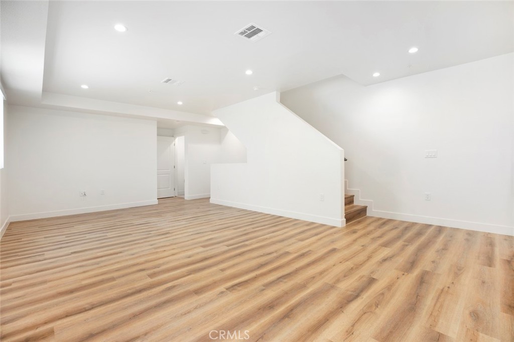 https://media.crmls.org/medias/5a39ab59-4d31-467d-b0e1-b159d9828883.jpg?preset=X-Large