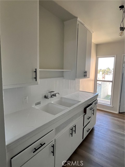 Detail Gallery Image 4 of 9 For 1543 W 105th St #F,  Los Angeles,  CA 90047 - 1 Beds | 1 Baths