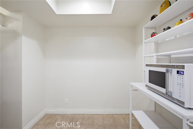 Detail Gallery Image 17 of 33 For 222 N Rose #8,  Burbank,  CA 91505 - 2 Beds | 2 Baths