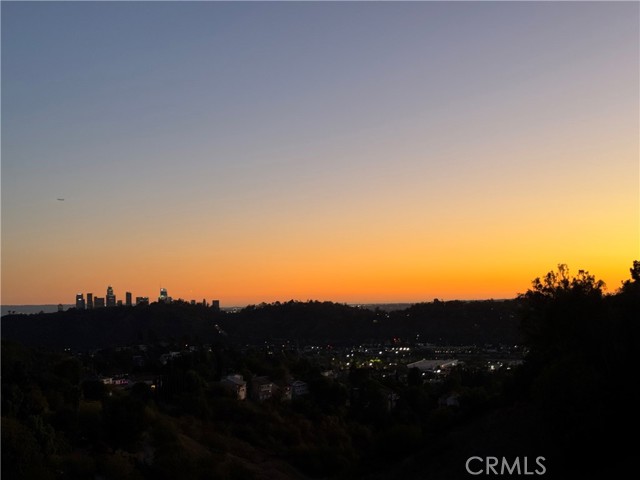 Detail Gallery Image 7 of 8 For 3851 Cazador St, Glassell Park,  CA 90065 - 4 Beds | 4 Baths