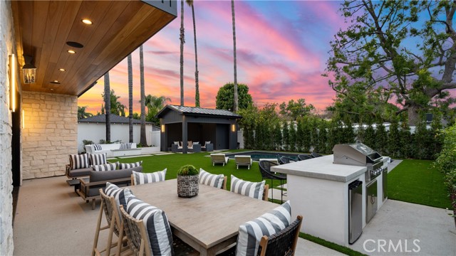 Detail Gallery Image 6 of 41 For 15473 La Maida St, Sherman Oaks,  CA 91403 - 5 Beds | 5/1 Baths