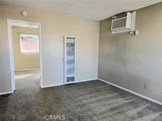 Detail Gallery Image 2 of 10 For 981 W Kimball Ave, Hemet,  CA 92543 - 1 Beds | 1 Baths