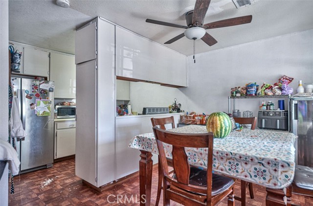 140 Inca Drive, Soledad CA: https://media.crmls.org/medias/5a3ba9e1-7b7e-4b54-98da-cfc4563e7469.jpg