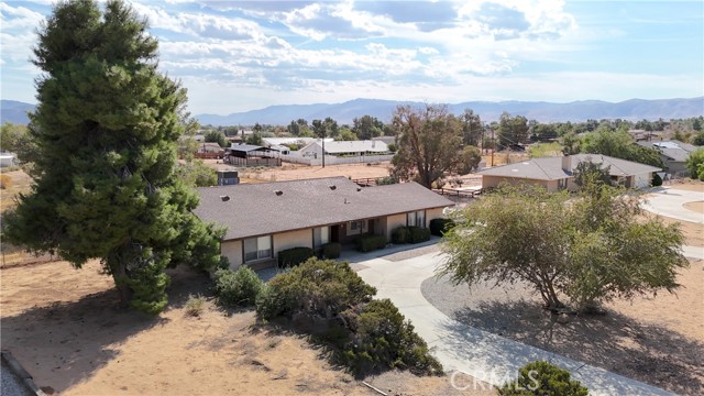 Detail Gallery Image 4 of 18 For 13885 Hopi Rd, Apple Valley,  CA 92307 - 3 Beds | 2 Baths