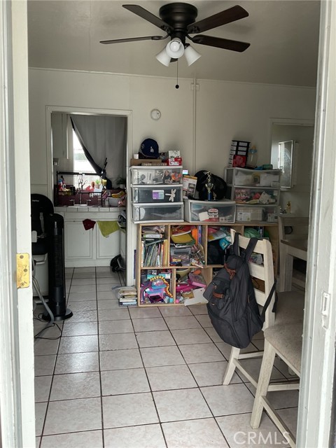 4465 Lovett Street, Commerce CA: https://media.crmls.org/medias/5a3c0b15-551b-4492-8c82-ba6f7415935a.jpg