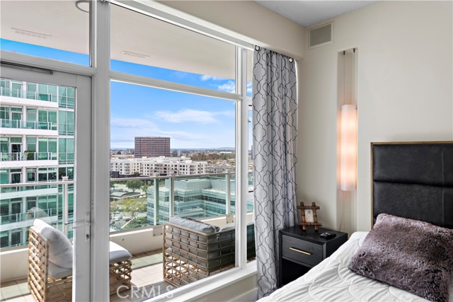 3141 Michelson Drive, Irvine CA: https://media.crmls.org/medias/5a3cae32-7047-4132-b255-3240846646d4.jpg