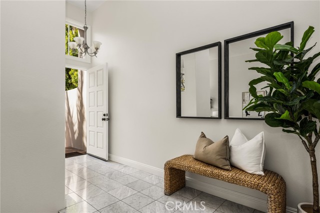 Detail Gallery Image 6 of 50 For 19275 Meadowood Circle, Huntington Beach,  CA 92648 - 2 Beds | 2/1 Baths