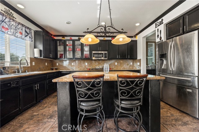 Detail Gallery Image 9 of 28 For 28675 Suffolk Downs, Moreno Valley,  CA 92555 - 6 Beds | 3/1 Baths