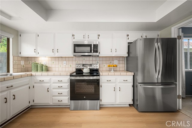 9327 Lexington Street, Cypress CA: https://media.crmls.org/medias/5a3e8e91-9f0f-4d44-ab27-8d37be3b4246.jpg