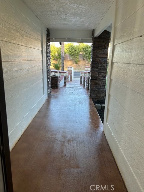 8138 Camelot Road, Riverside CA: https://media.crmls.org/medias/5a3eca1d-a00b-475a-8b40-ee9449aac128.jpg