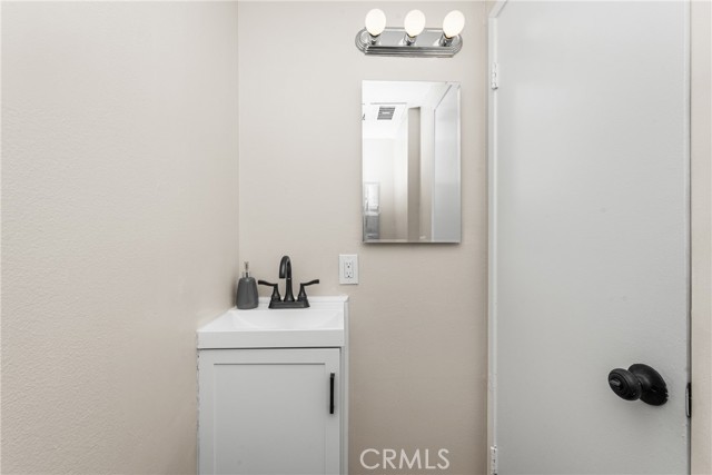 Detail Gallery Image 20 of 32 For 14727 Red Hill Ave, Tustin,  CA 92780 - 2 Beds | 1/1 Baths