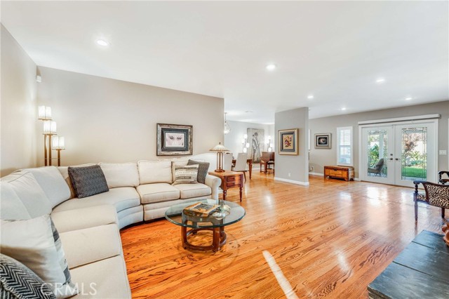 Detail Gallery Image 4 of 49 For 1100 E Marcellus St, Long Beach,  CA 90807 - 3 Beds | 3 Baths