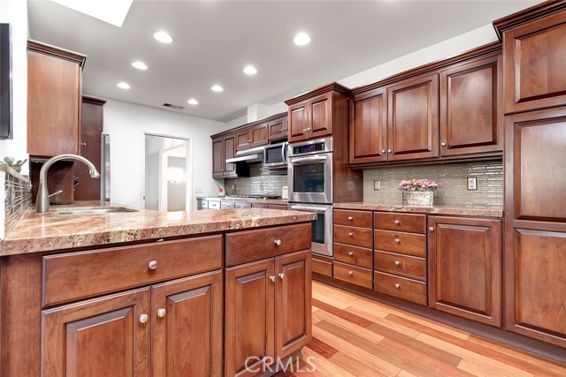 527 24th Street, Manhattan Beach, California 90266, 4 Bedrooms Bedrooms, ,2 BathroomsBathrooms,Residential,Sold,24th,SB23090916