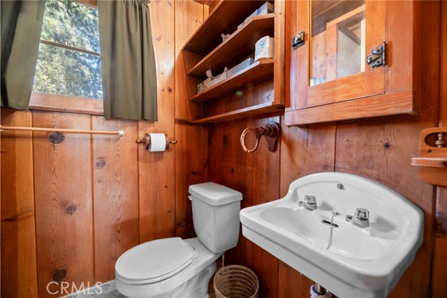 Detail Gallery Image 8 of 19 For 325 E Fairway Bld, Big Bear City,  CA 92314 - 2 Beds | 1 Baths