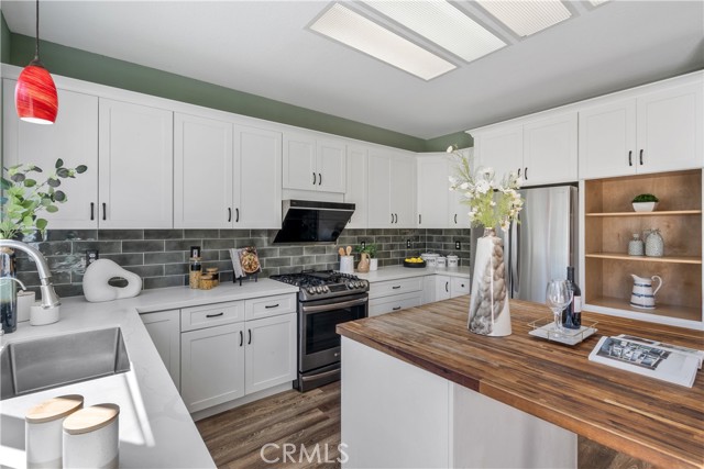 23247 Coffee Berry Circle, Corona CA: https://media.crmls.org/medias/5a40deac-9fcf-451b-8195-8c3fa6811a51.jpg