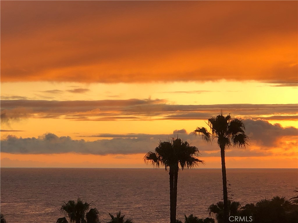 https://media.crmls.org/medias/5a41082d-7b08-49b8-8adb-88e7a5023dc3.jpg?preset=X-Large