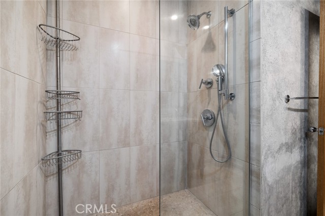 Detail Gallery Image 24 of 42 For 5339 Newcastle Ave #112,  Encino,  CA 91316 - 3 Beds | 2 Baths
