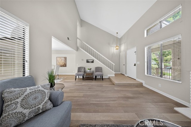 Detail Gallery Image 2 of 44 For 26 Claret #40,  Irvine,  CA 92614 - 2 Beds | 1/1 Baths