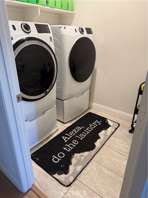 Detail Gallery Image 15 of 21 For 5644 Altamura Way, Fontana,  CA 92336 - 5 Beds | 3 Baths