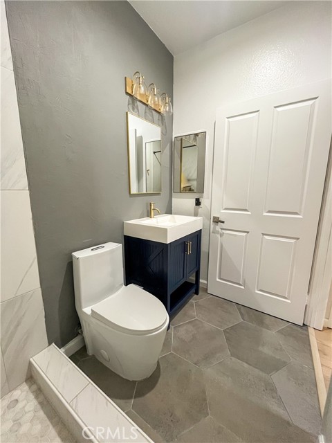 Detail Gallery Image 7 of 21 For 19350 Sherman Way #338,  Reseda,  CA 91335 - 2 Beds | 2 Baths