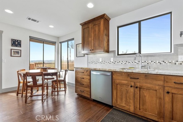 Detail Gallery Image 7 of 53 For 698 Vaquero Road, Templeton,  CA 93465 - 2 Beds | 2 Baths