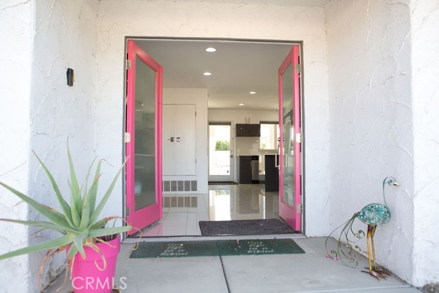 Detail Gallery Image 2 of 25 For 303 E San Rafael Dr, Palm Springs,  CA 92262 - 3 Beds | 2 Baths