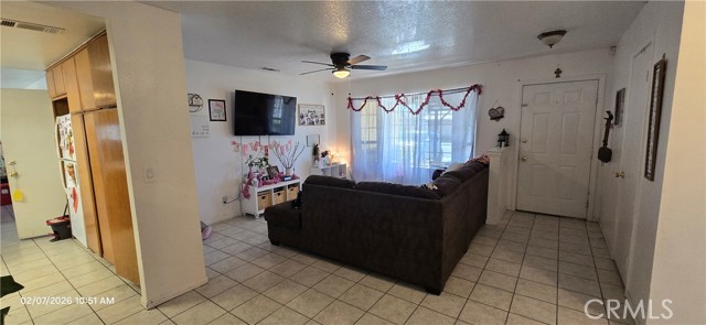 Detail Gallery Image 9 of 20 For 4743 E Avenue R2, Palmdale,  CA 93552 - 3 Beds | 2 Baths