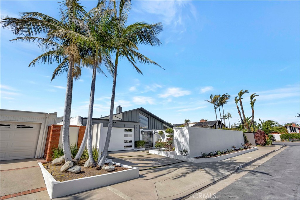 20231 Deervale Lane, Huntington Beach, CA 92646