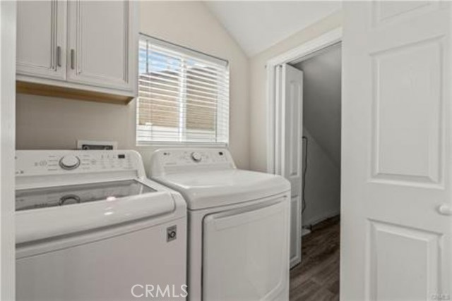17165 Rinaldi Street, Granada Hills CA: https://media.crmls.org/medias/5a456993-495d-42b2-9a21-7efc40dbd232.jpg