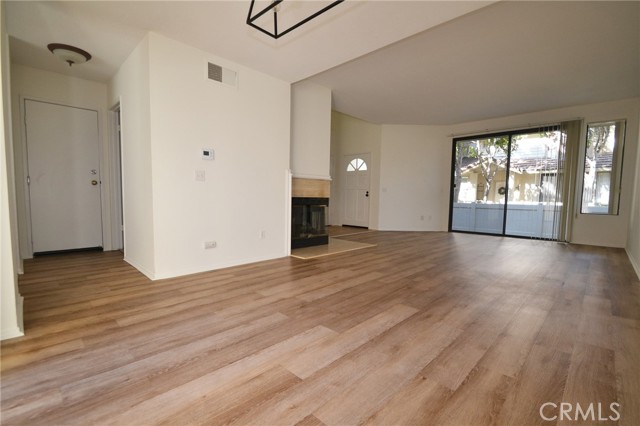 Detail Gallery Image 3 of 20 For 2621 Plaza Del Amo #529,  Torrance,  CA 90503 - 2 Beds | 2/1 Baths