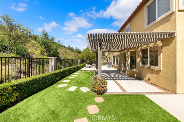 23665 Ridgecrest Court, Diamond Bar CA: https://media.crmls.org/medias/5a45b290-ab07-4aa5-ab4c-36f3479f759d.jpg