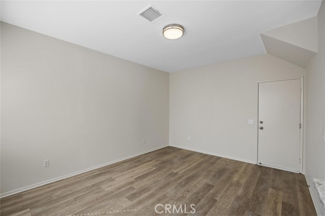 Detail Gallery Image 16 of 43 For 1868 Day Lily Ln, Simi Valley,  CA 93065 - 3 Beds | 2/1 Baths