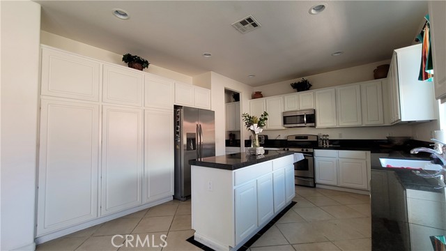 Detail Gallery Image 15 of 40 For 27852 Whittington Rd, Menifee,  CA 92584 - 5 Beds | 3/1 Baths