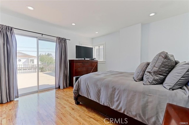 Detail Gallery Image 7 of 20 For 1208 10th St, Hermosa Beach,  CA 90254 - 4 Beds | 2 Baths