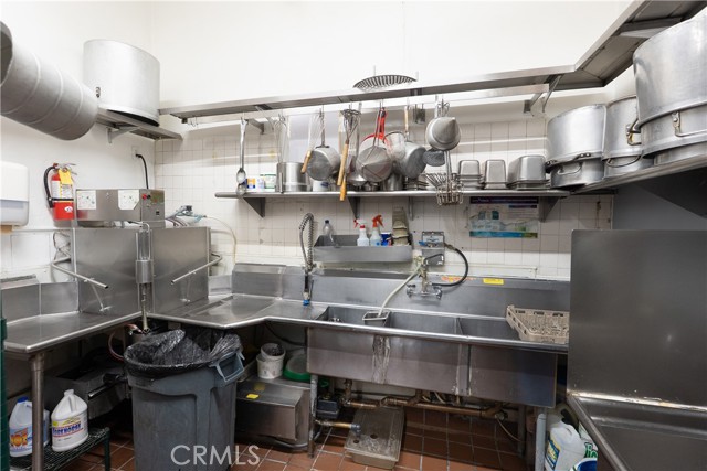 5949 Whittier, Los Angeles CA: https://media.crmls.org/medias/5a46c2ce-e068-432b-b20c-e7861cde54e6.jpg