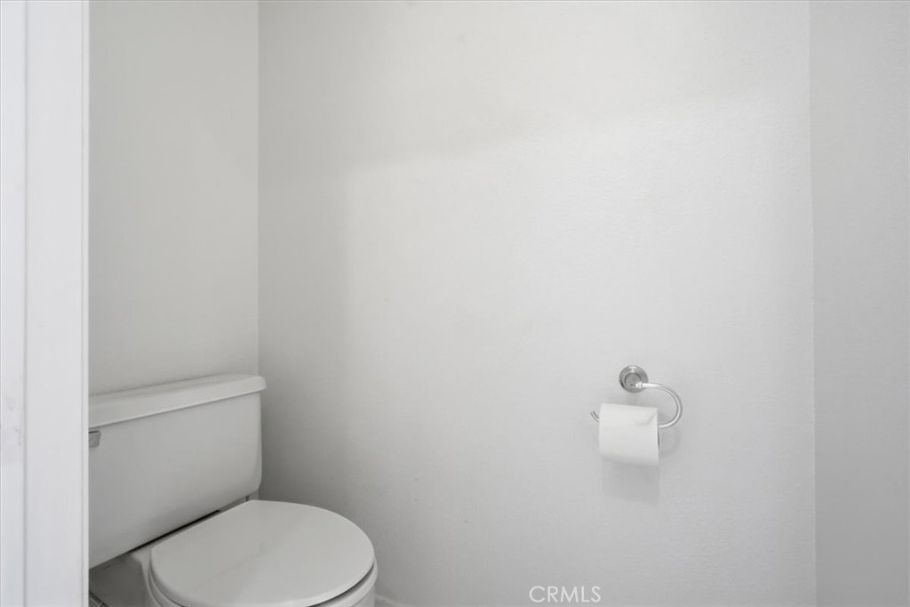 https://media.crmls.org/medias/5a46d947-0b2c-4fe4-8c7d-f771ac85584c.jpg?preset=X-Large