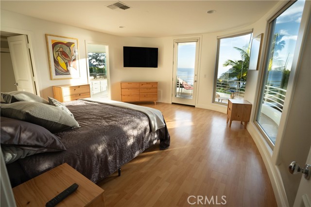 Detail Gallery Image 12 of 25 For 558 Cliff Drive, Laguna Beach,  CA 92651 - 4 Beds | 4 Baths