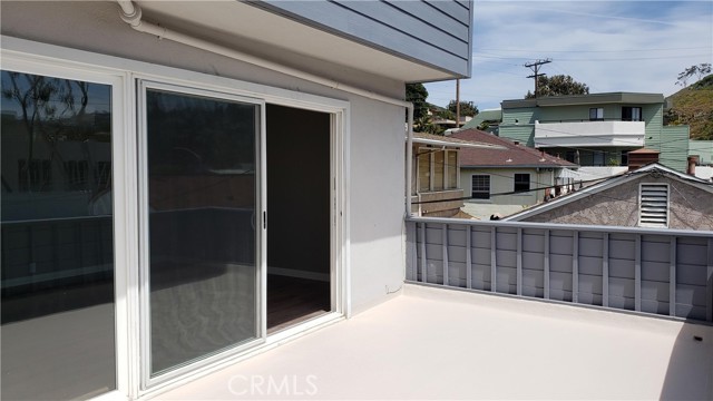 Detail Gallery Image 3 of 19 For 215 Lower Cliff Dr #D,  Laguna Beach,  CA 92651 - 1 Beds | 1 Baths