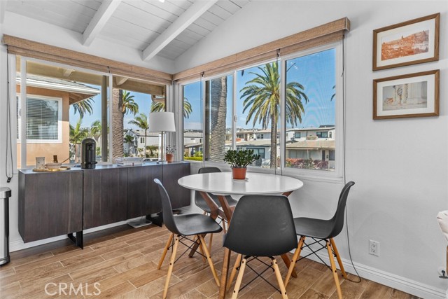 Detail Gallery Image 9 of 16 For 303 Marguerite Ave #C,  Corona Del Mar,  CA 92625 - 2 Beds | 1 Baths
